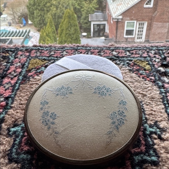 Vintage Powder Box - Picture 3 of 4
